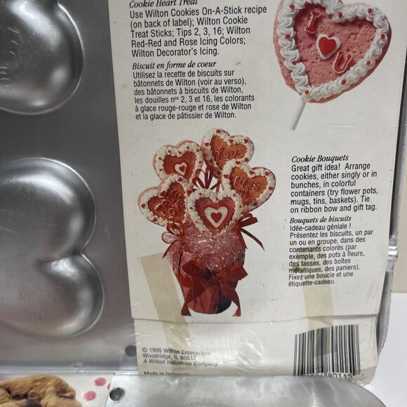 2 Vintage Wilton Heart Cookie Treat Pans Cake Pop Lollipop Mold Valentine 1995 - Picture 5 of 5